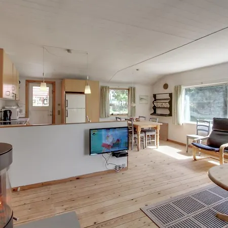 Ahti - 900m From The Sea By Interhome Feriehus